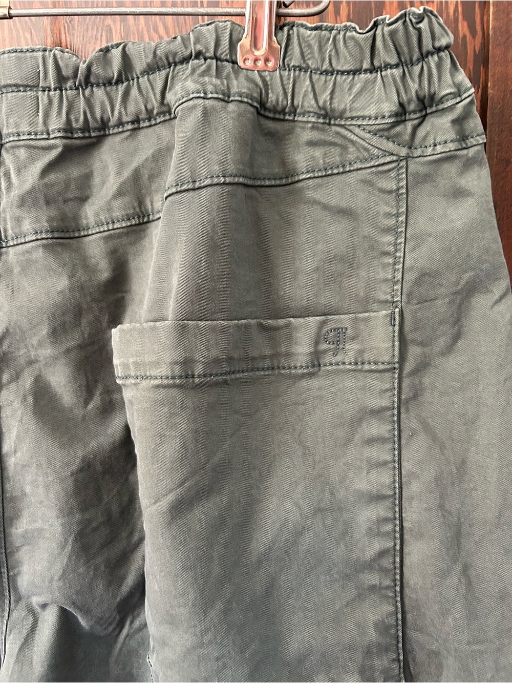 Pilcro Izzie Barrel Pants - Picture 4 of 4